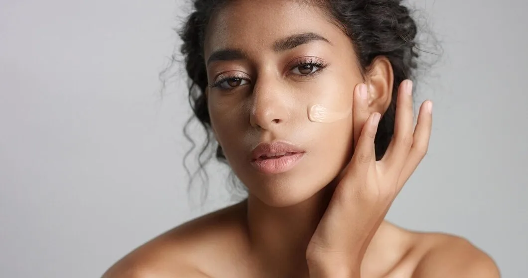 women-applying-bb-cream